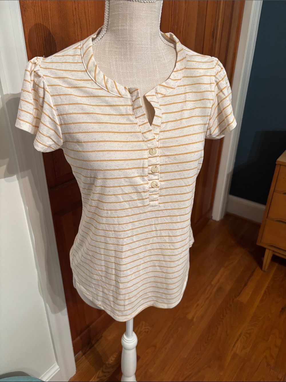 Short-Sleeve Stripe Henley Tee in Cream and Yellow